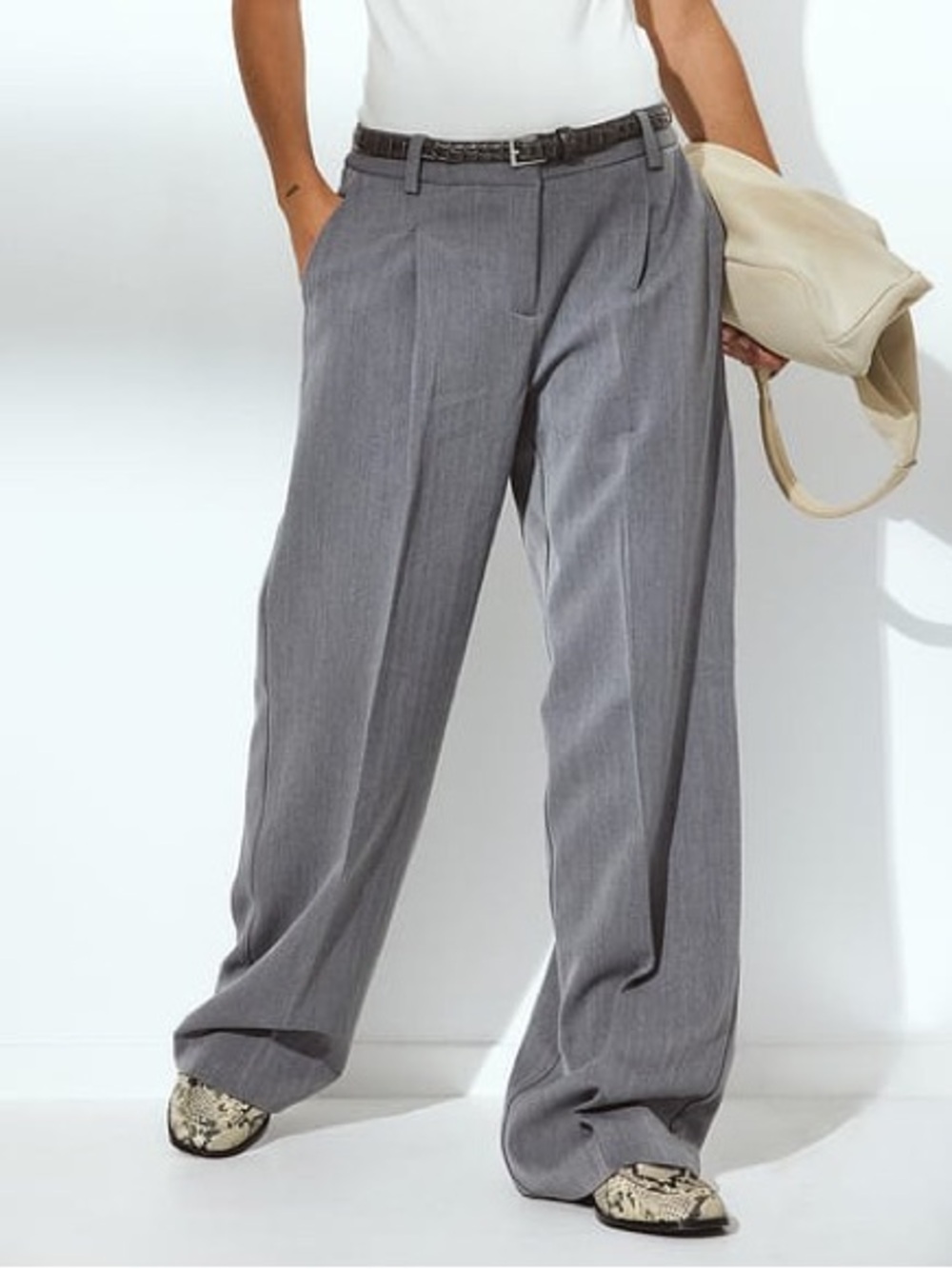 NA-KD Heavy Low Waist Suit Pants. Size 40